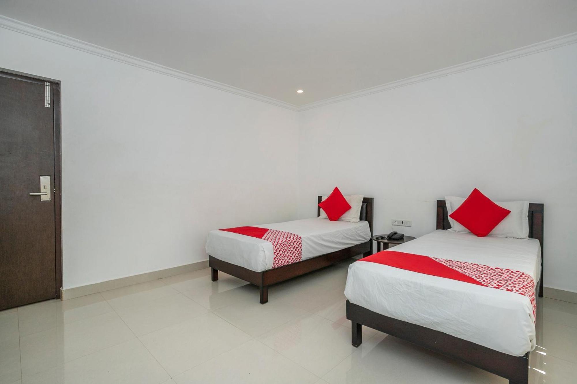 Collection O Cosmopolitan Hotel Devanahalli Exterior photo